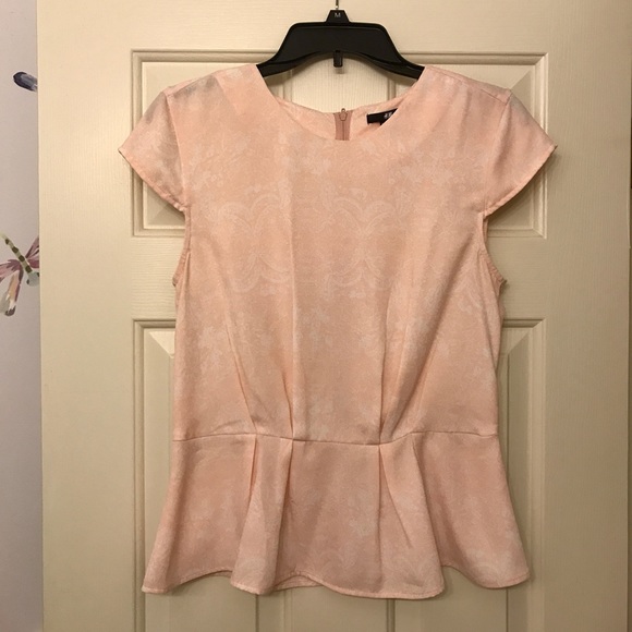 H&M Tops - Blush peplum shirt